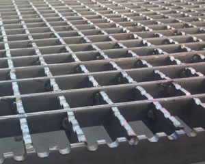 鋼格柵與水泵 工業排水系統中的黃金搭檔